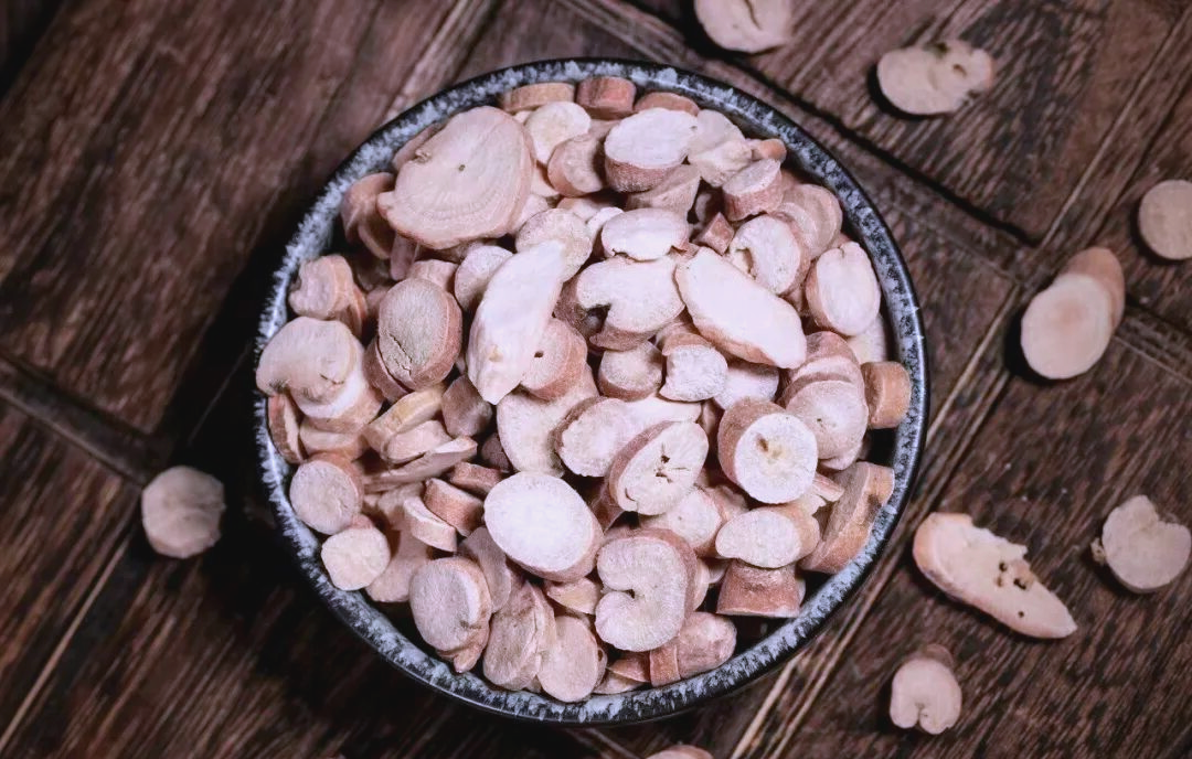 白芍能祛斑吗(白芍可以祛斑吗?)